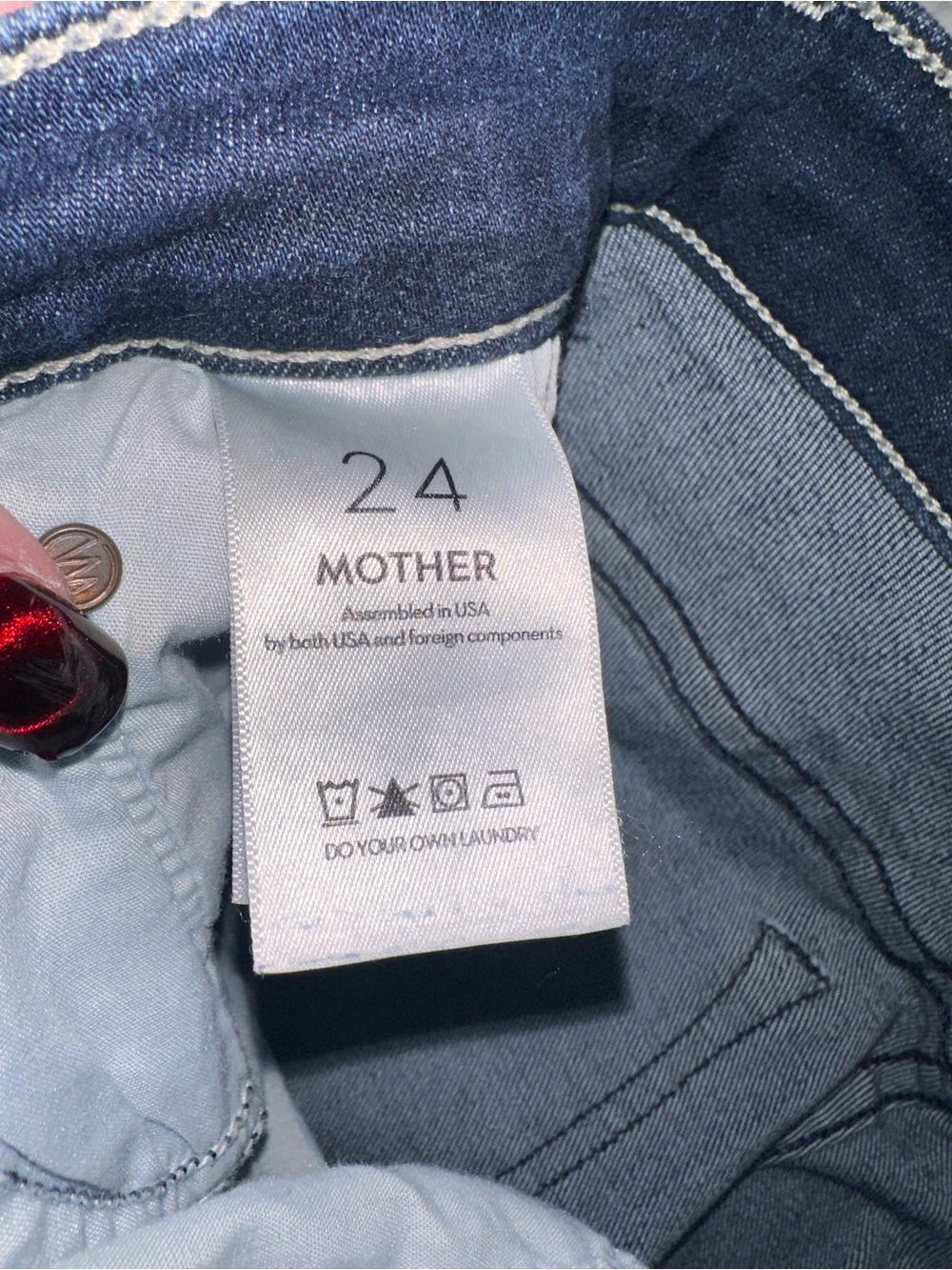 NWOT MOTHER The Weekender Fray Jeans Heirloom Wash Size 24 - Picture 4 of 5